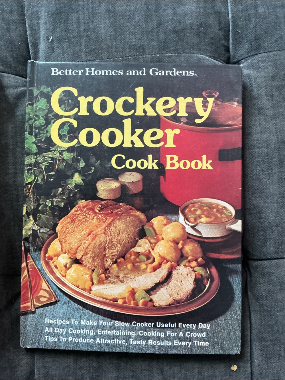 Better Homes and Gardens Crockery Cooker Cook Book - Yellow & Red